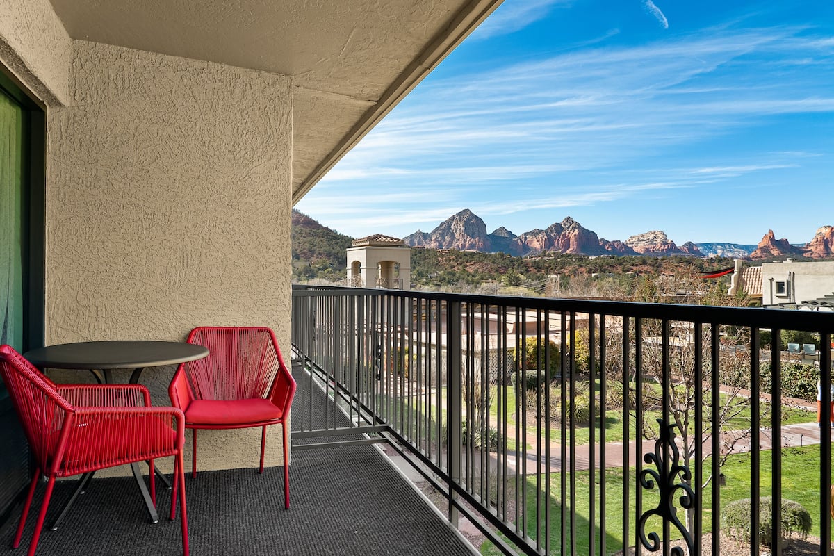 Premium Room, 1 King Bed, Mountain View (Courtyard) | Balcony view