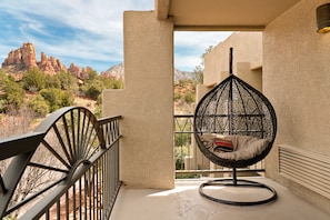 Chambre Deluxe, 1 très grand lit, vue montagne (Trailhead) | Balcon