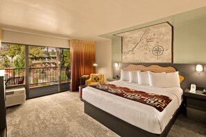 Premium Room, 1 King Bed, Mountain View (Courtyard)