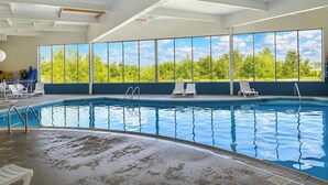 Indoor pool - Twin City Inn & Suites Benton Harbor - St. Joseph (Benton Harbor)