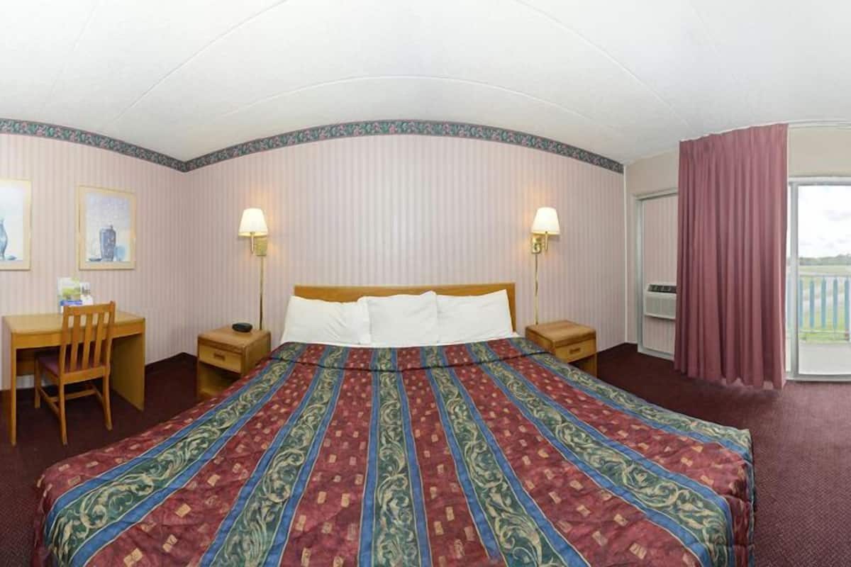 In-room safe, iron/ironing board, free WiFi, bed sheets