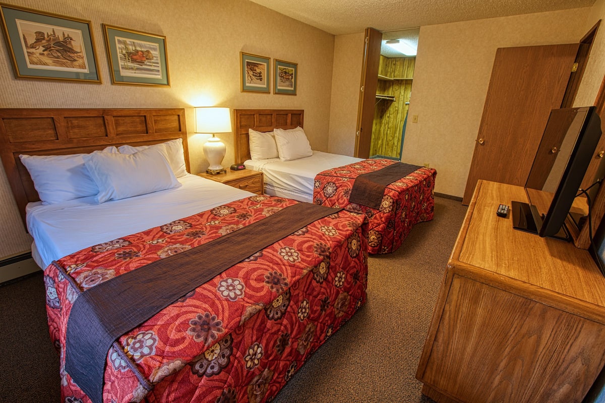 1 bedroom, in-room safe, desk, iron/ironing board