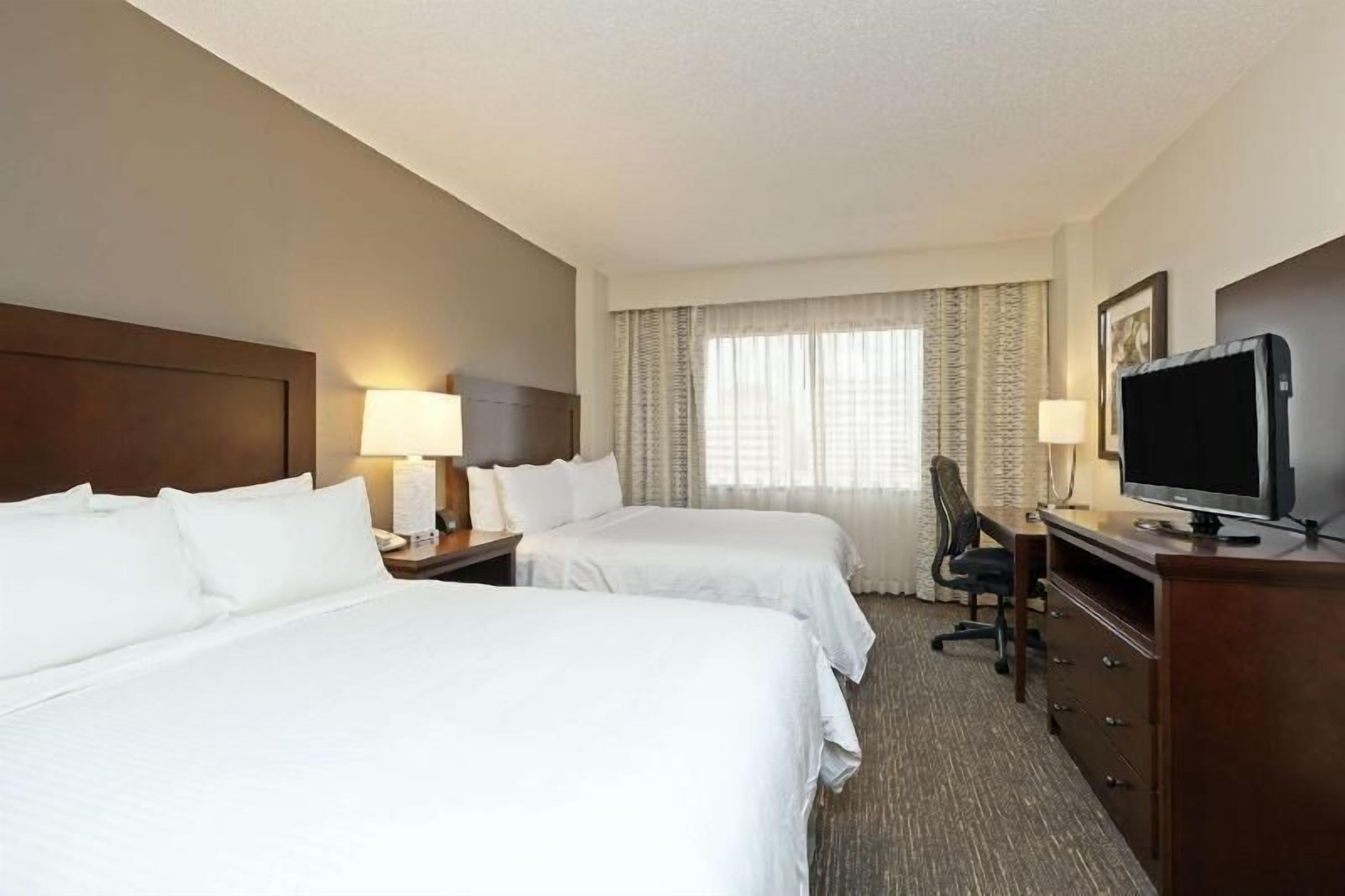 Premium bedding, in-room safe, desk, laptop workspace