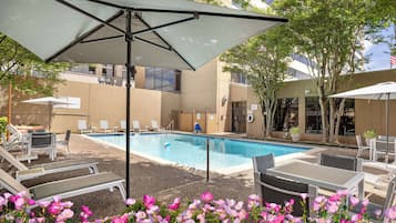 Outdoor pool, open 6:00 AM to 10:00 PM, sun loungers