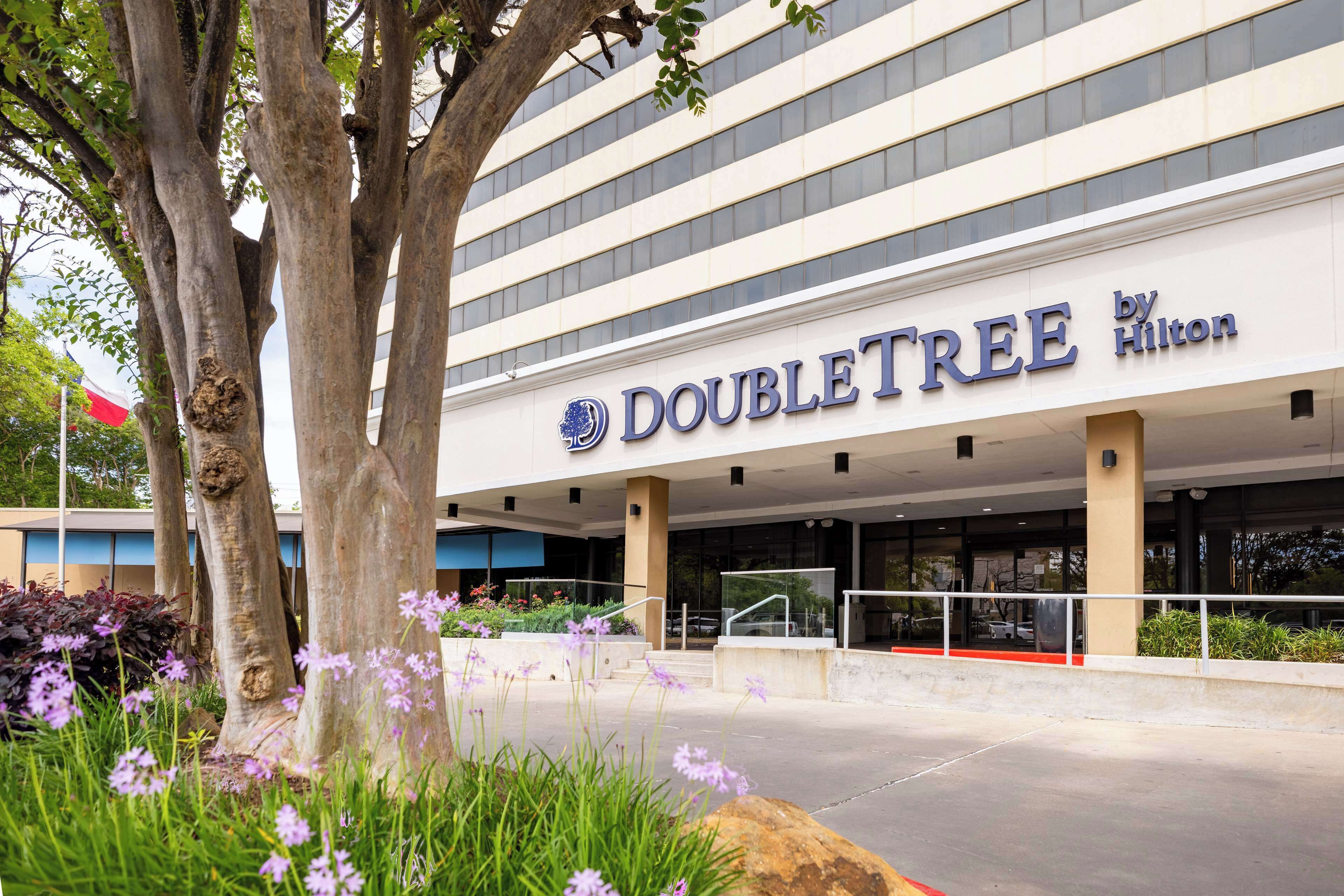 Photo - DoubleTree by Hilton Houston Medical Center Hotel & Suites