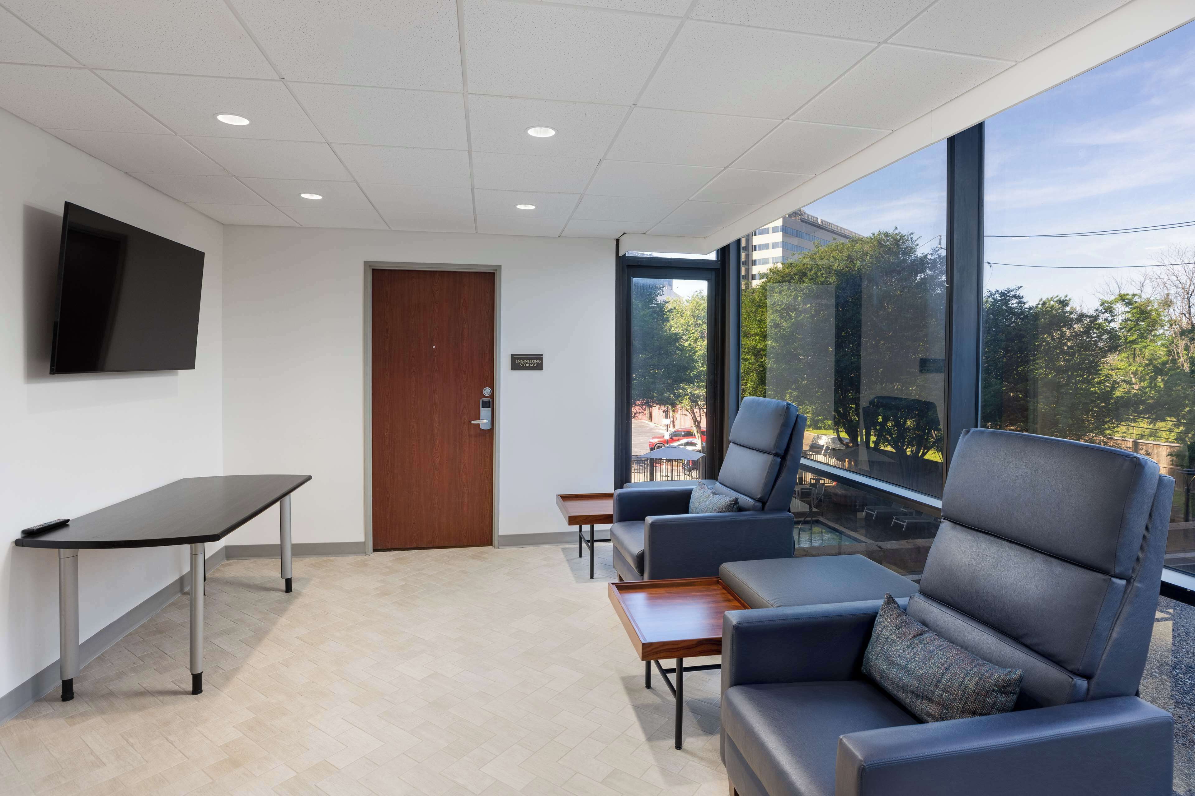 Photo - DoubleTree by Hilton Houston Medical Center Hotel & Suites