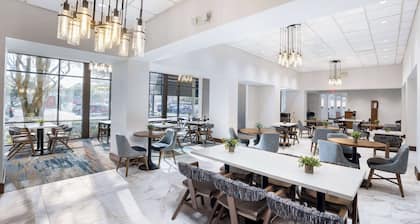 DoubleTree by Hilton Houston Medical Center Hotel & Suites