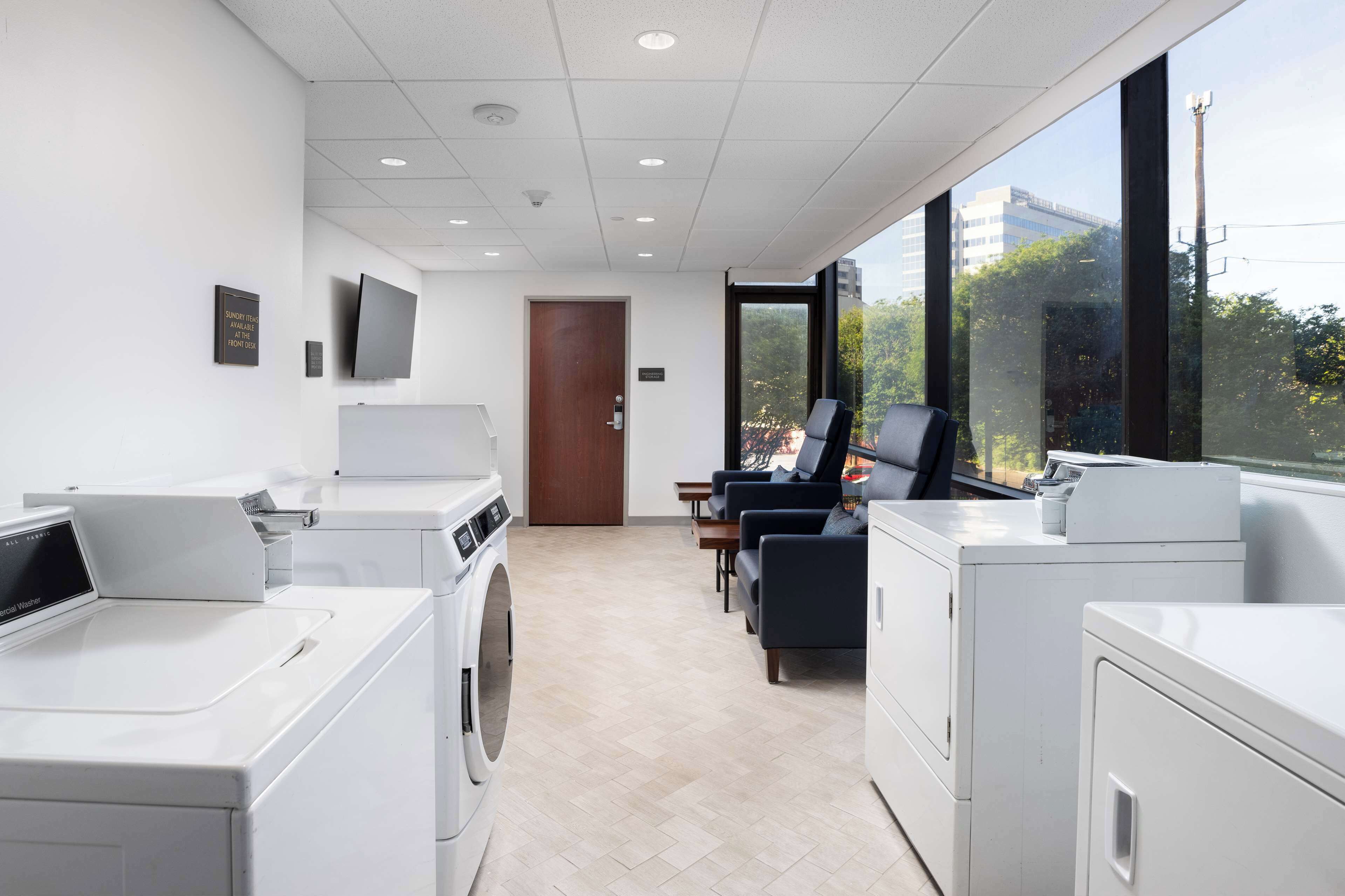 Photo - DoubleTree by Hilton Houston Medical Center Hotel & Suites