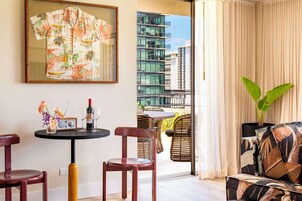 Suite (Wayfinder) | In-room safe, blackout drapes, iron/ironing board, cribs/infant beds