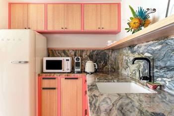 Suite (Wayfinder) | Private kitchenette | Mini-fridge, microwave at Wayfinder Waikiki