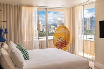 Suite, 1 Bedroom (Penthouse) | In-room safe, blackout drapes, iron/ironing board, cribs/infant beds at Wayfinder Waikiki