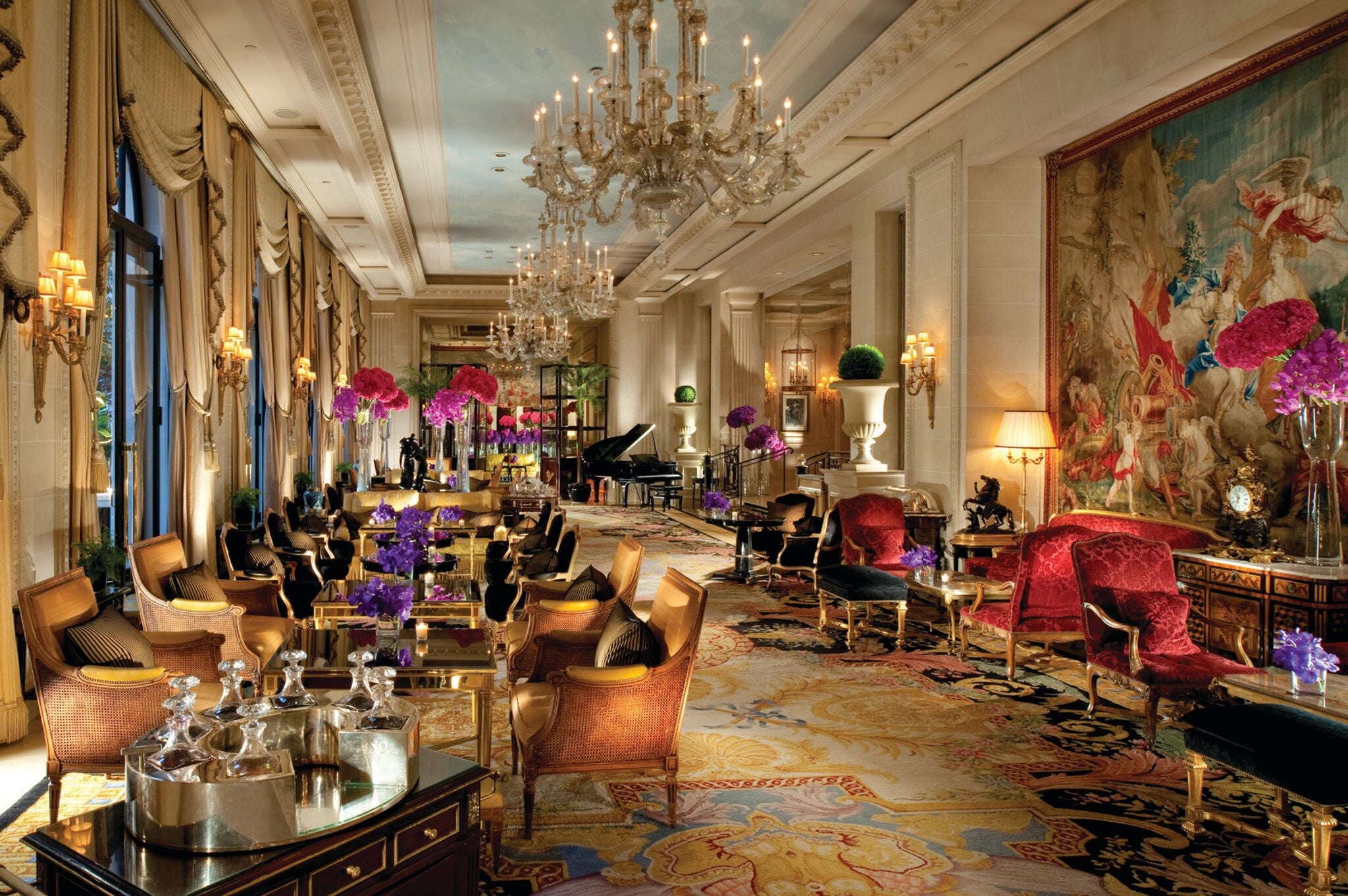 Photo - Four Seasons Hotel George V Paris