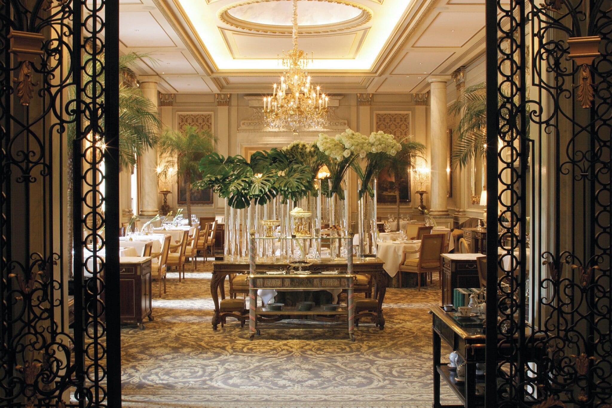 Foto - Four Seasons Hotel George V Paris