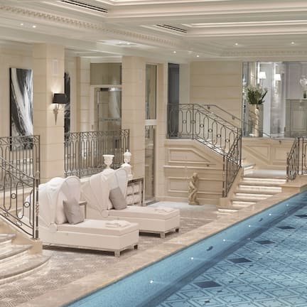 Couples treatment rooms, hot tub, body treatments, body scrubs, facials