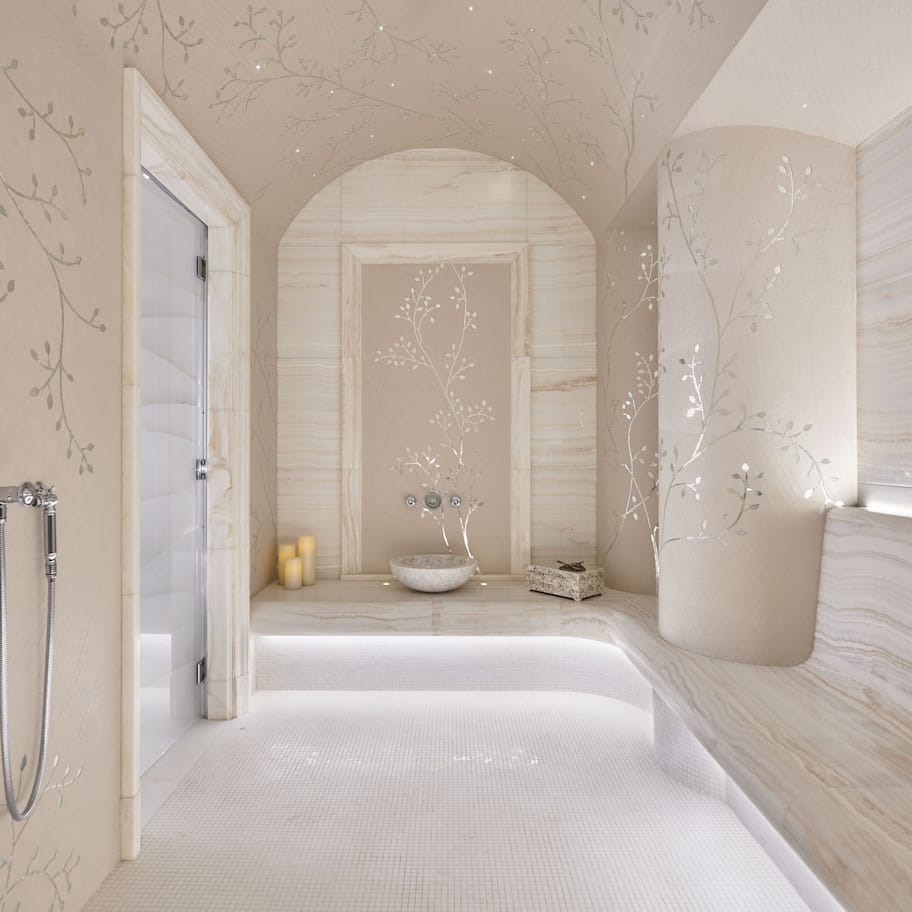 Couples treatment rooms, hot tub, body treatments, body scrubs, facials
