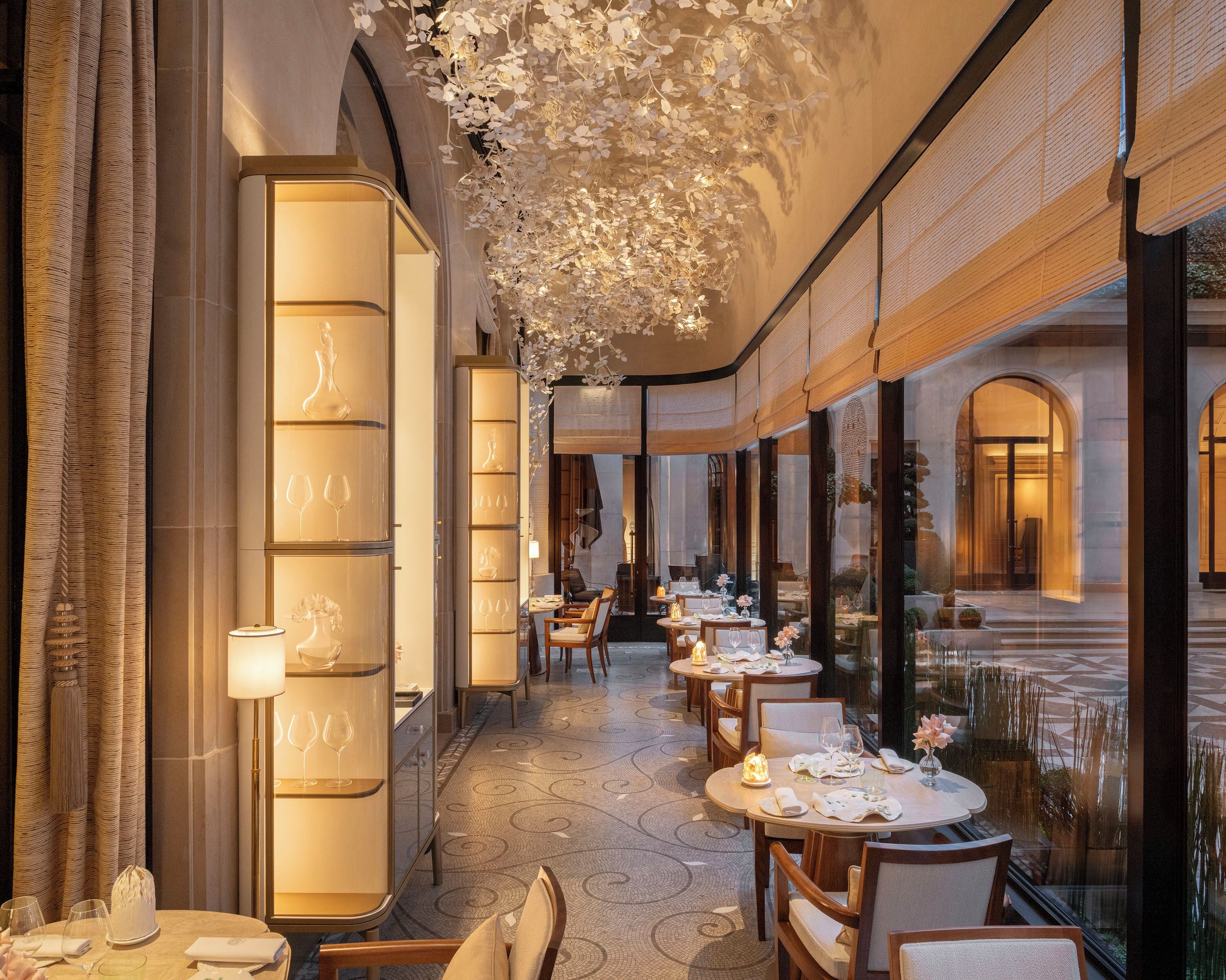 Foto - Four Seasons Hotel George V Paris