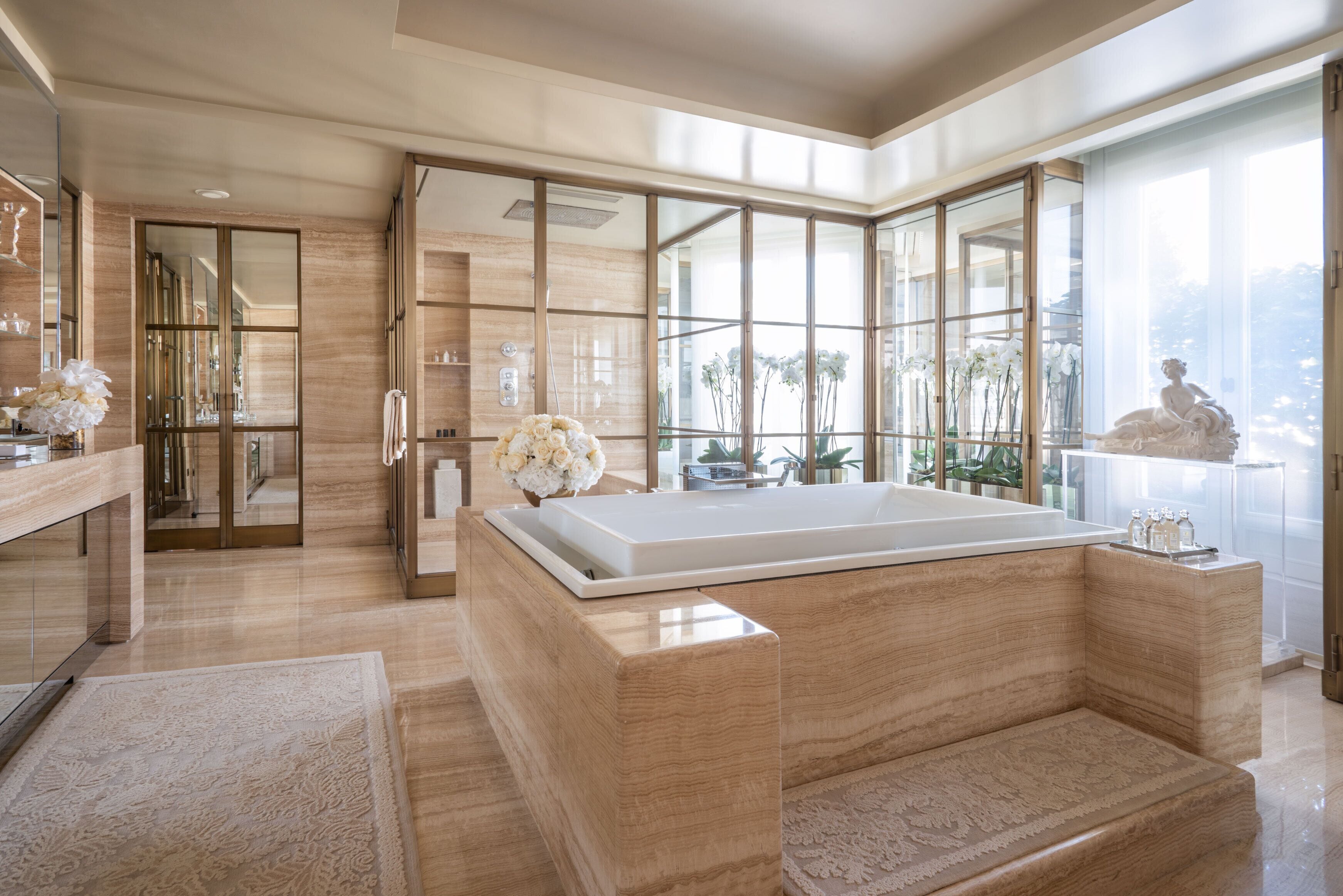 Foto - Four Seasons Hotel George V Paris