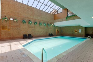 Piscine intérieure