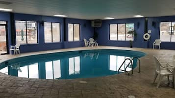 Indoor pool, pool loungers