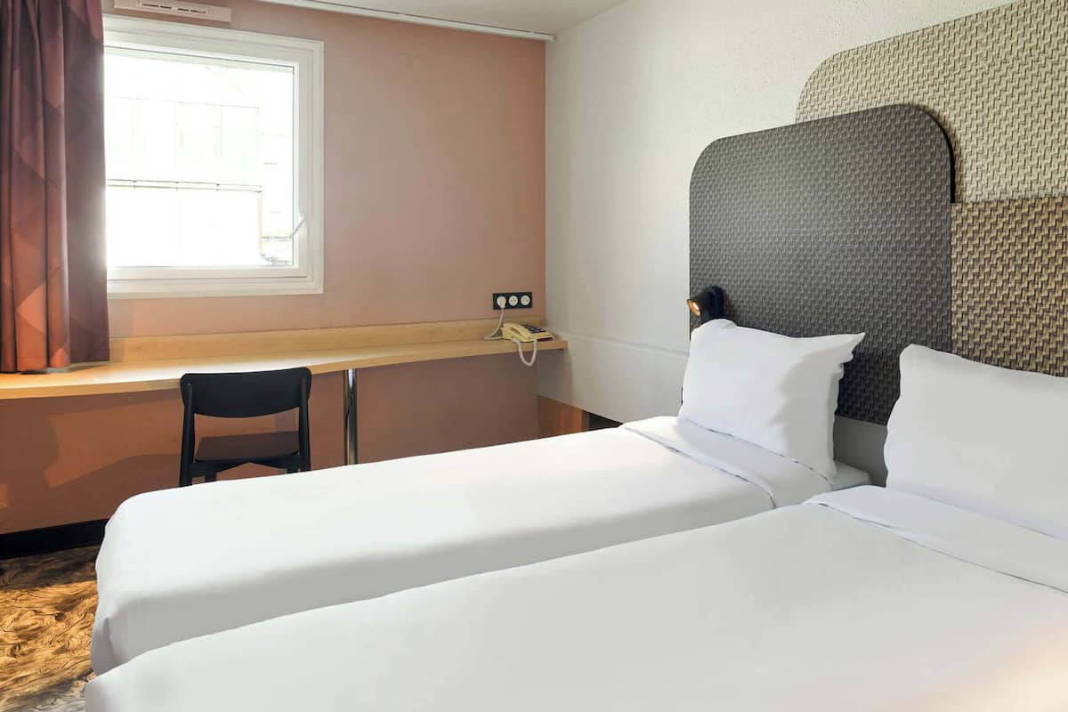 1 bedroom, premium bedding, pillow-top beds, in-room safe