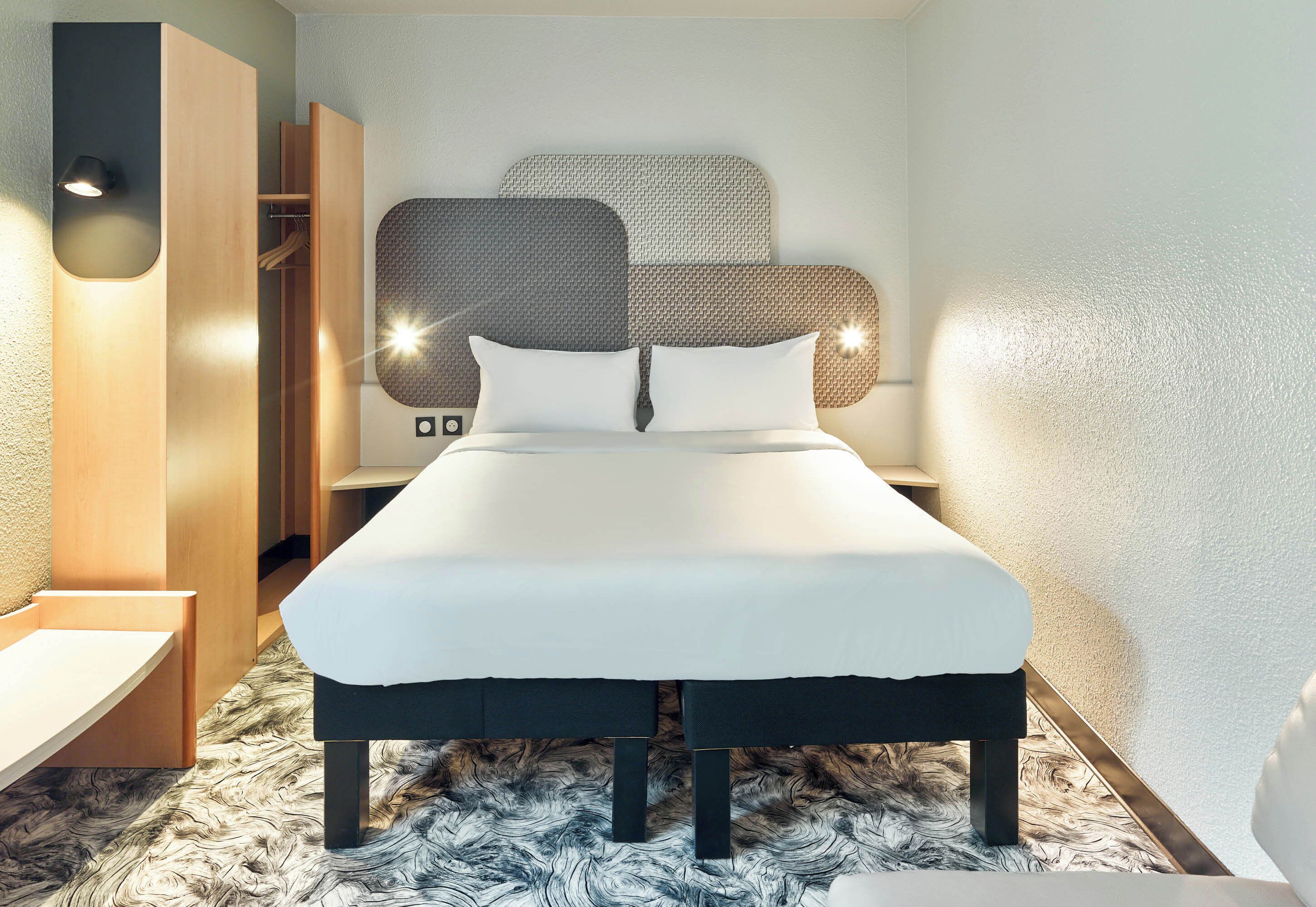 Double Room, Non Smoking | 1 bedroom, premium bedding, pillowtop beds, in-room safe