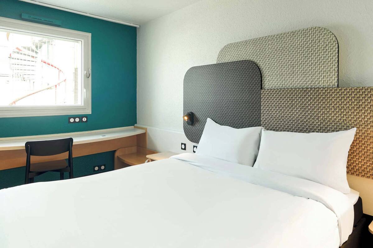 1 bedroom, premium bedding, pillow-top beds, in-room safe