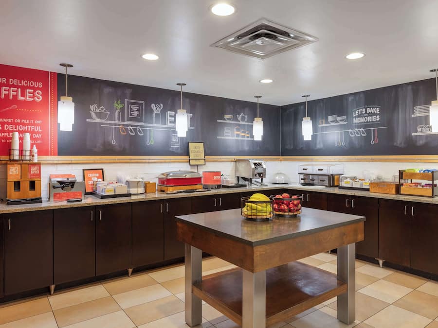 Free daily continental breakfast