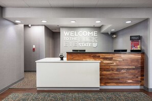 ฝ่ายต้อนรับ