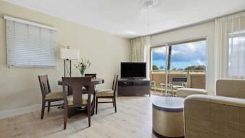 Suite, 1 Bedroom, Kitchen, Ocean View (1 King bed and sofa sleeper) | Private kitchen | Fridge, microwave, oven, stovetop