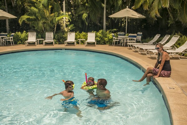3 outdoor pools, open 8:00 AM to 10:00 PM, sun loungers