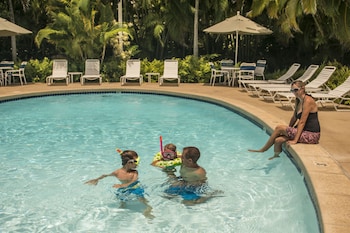3 outdoor pools, open 8:00 AM to 10:00 PM, sun loungers at Plantation Hale Suites