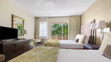 Suite, 1 Schlafzimmer, Küche, Meerblick (2 Double Beds and a Sofa bed) | Zimmersafe, Schreibtisch, laptopgeeigneter Arbeitsplatz
