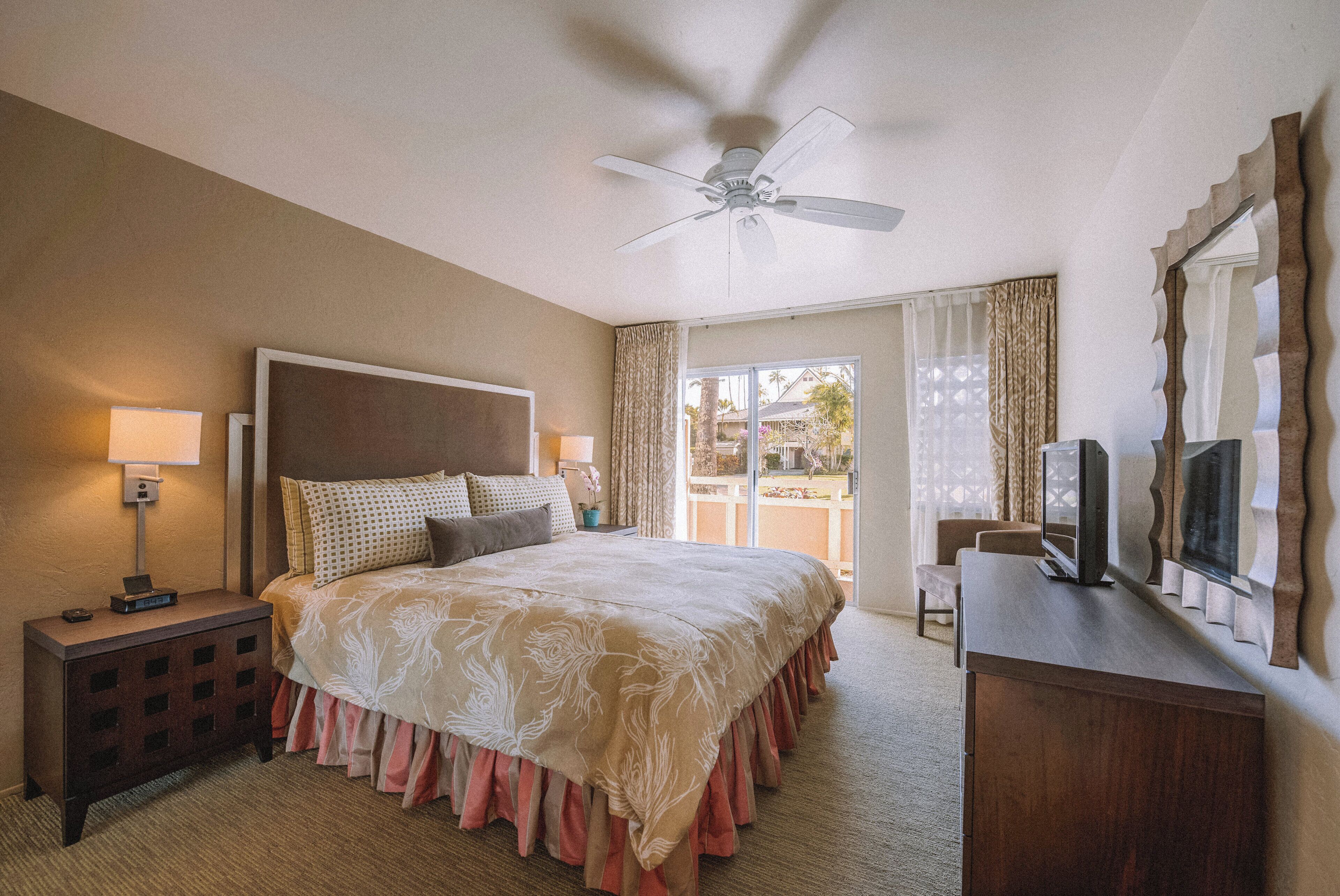 In-room safe, desk, laptop workspace, blackout curtains