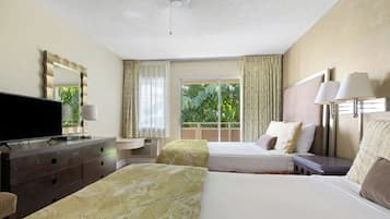 Safe på rommet, skrivebord og skrivebord for bærbar PC