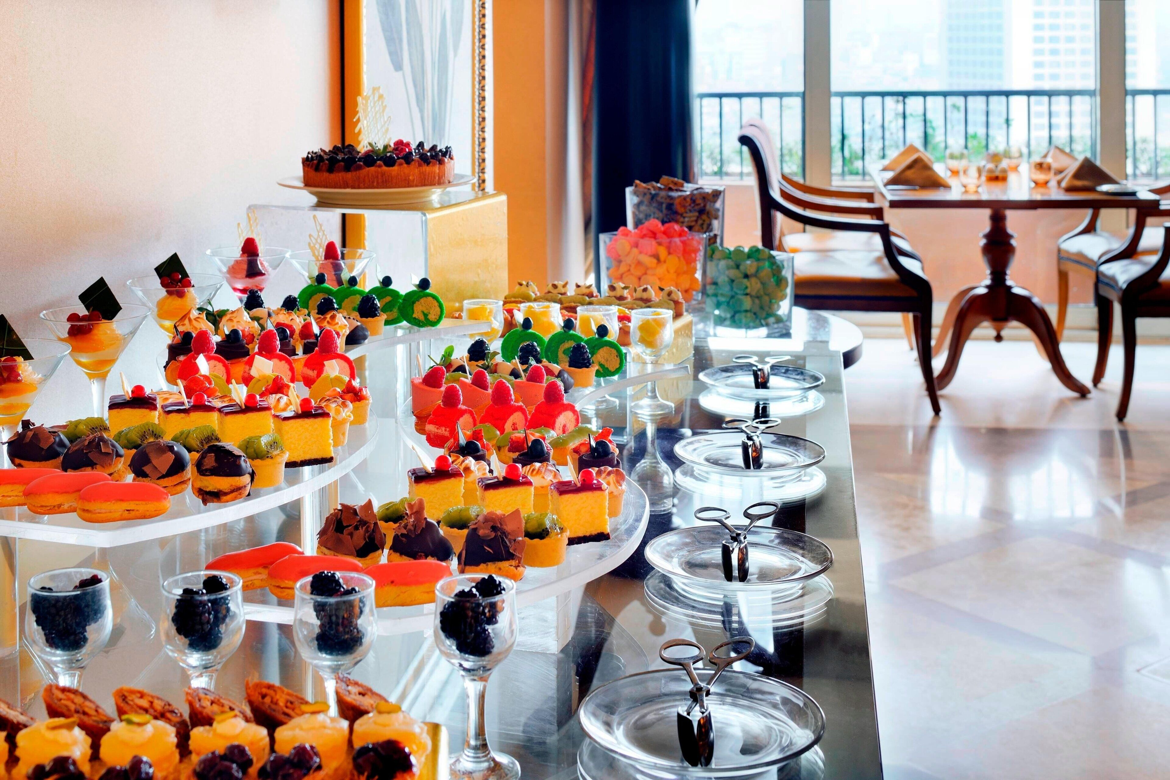 5 bares/lounges, bar ao lado da piscina