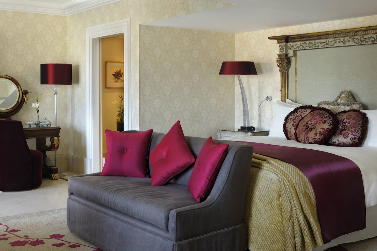 Royal Suite, 1 King Bed, Balcony | Minibar, in-room safe, desk, laptop workspace