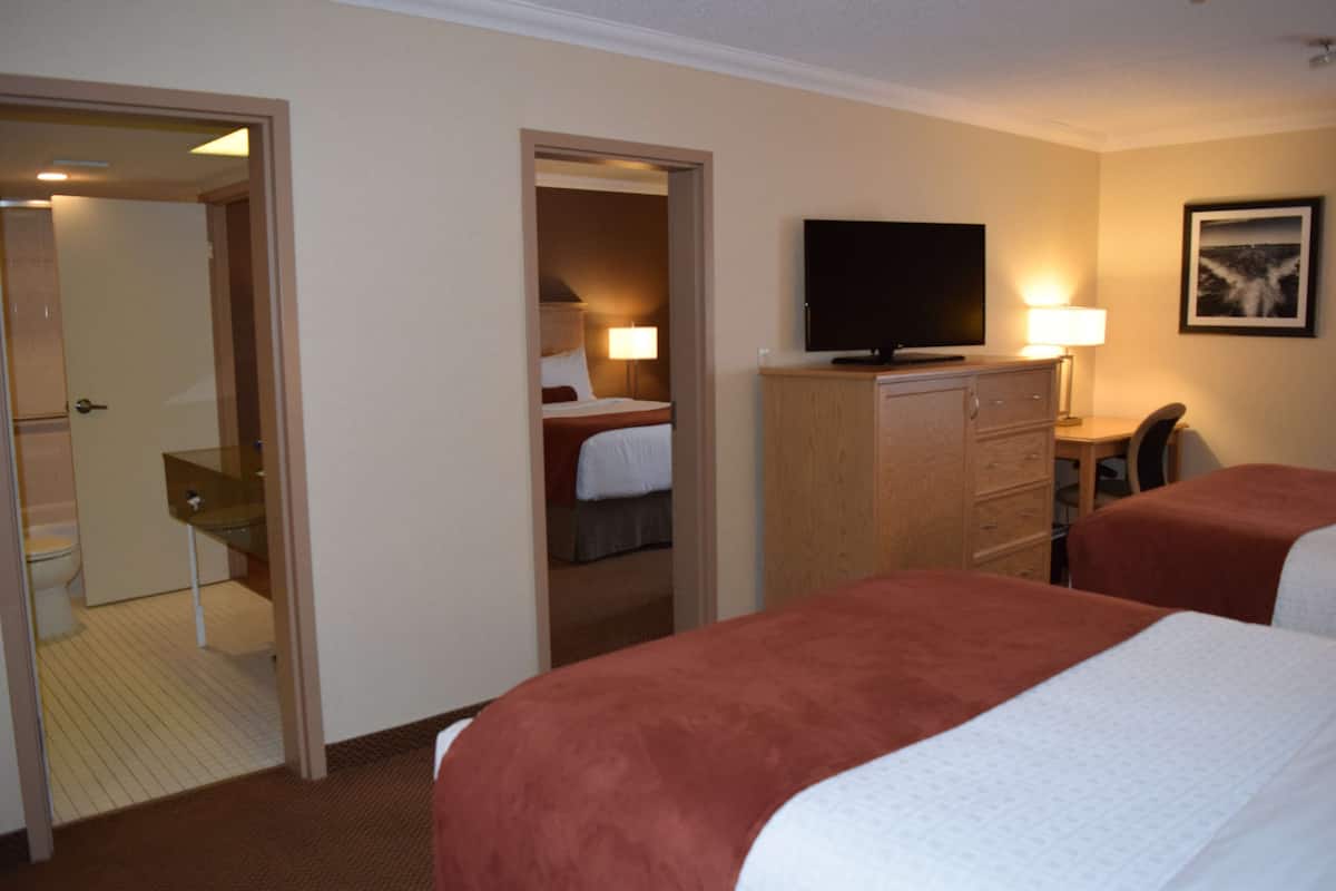 1 bedroom, premium bedding, in-room safe, desk