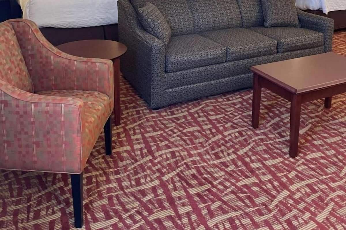 Premium bedding, in-room safe, desk, laptop workspace