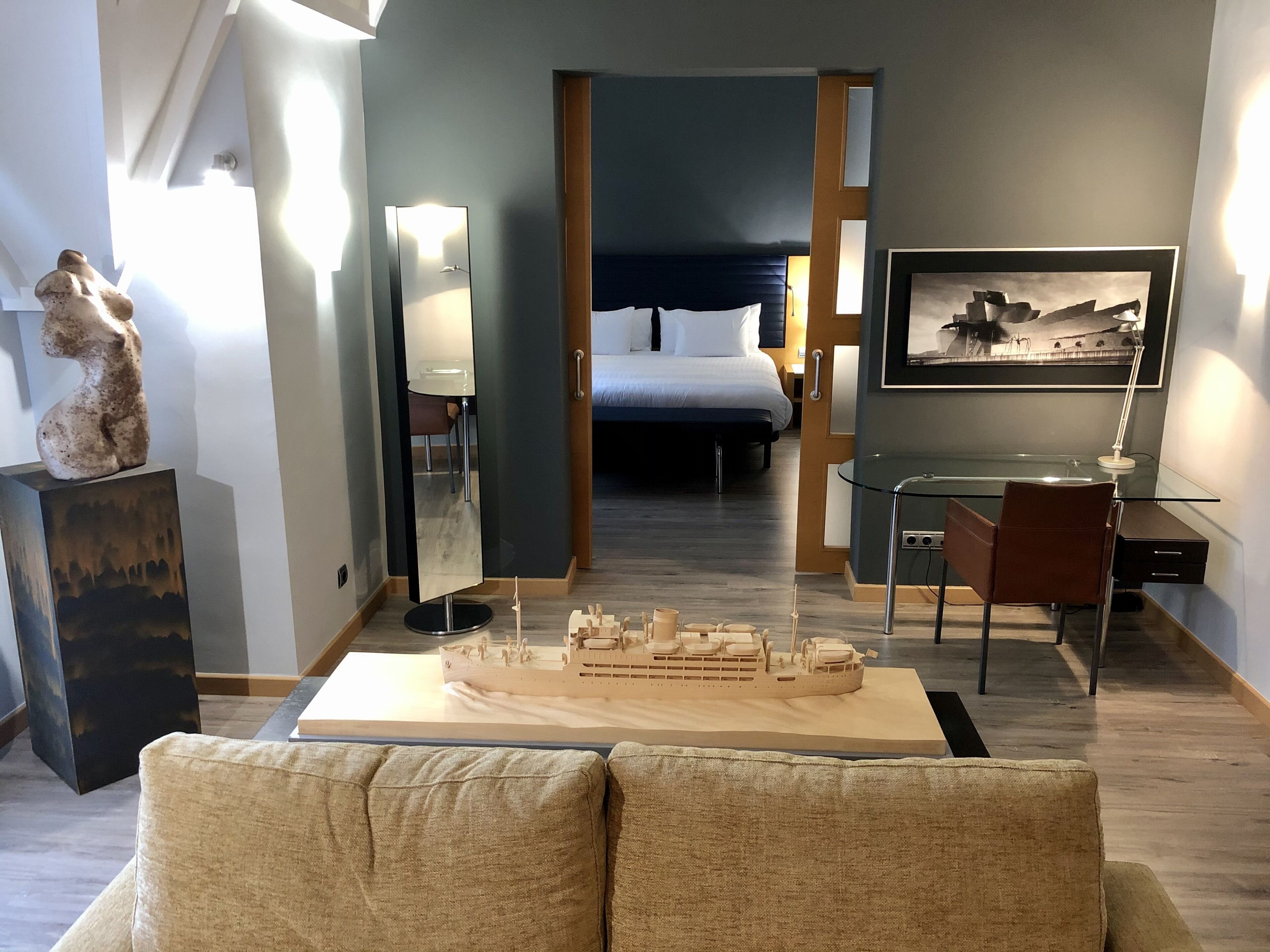 suite, terrace | living room | flat-screen tv