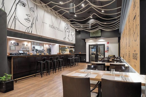 Bar (in der Unterkunft)