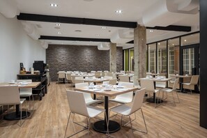 Dagelijks ontbijtbuffet (EUR 18 per persoon)