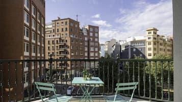 Minibar, caja fuerte, escritorio y espacio para trabajar con un portátil