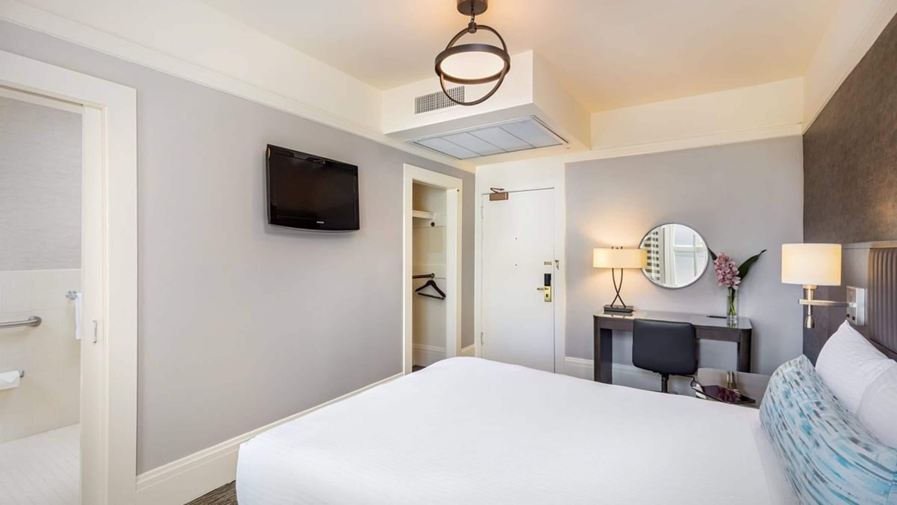 premium bedding, in-room safe, desk, laptop workspace