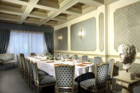 Royal Olympic Hotel - Image 37