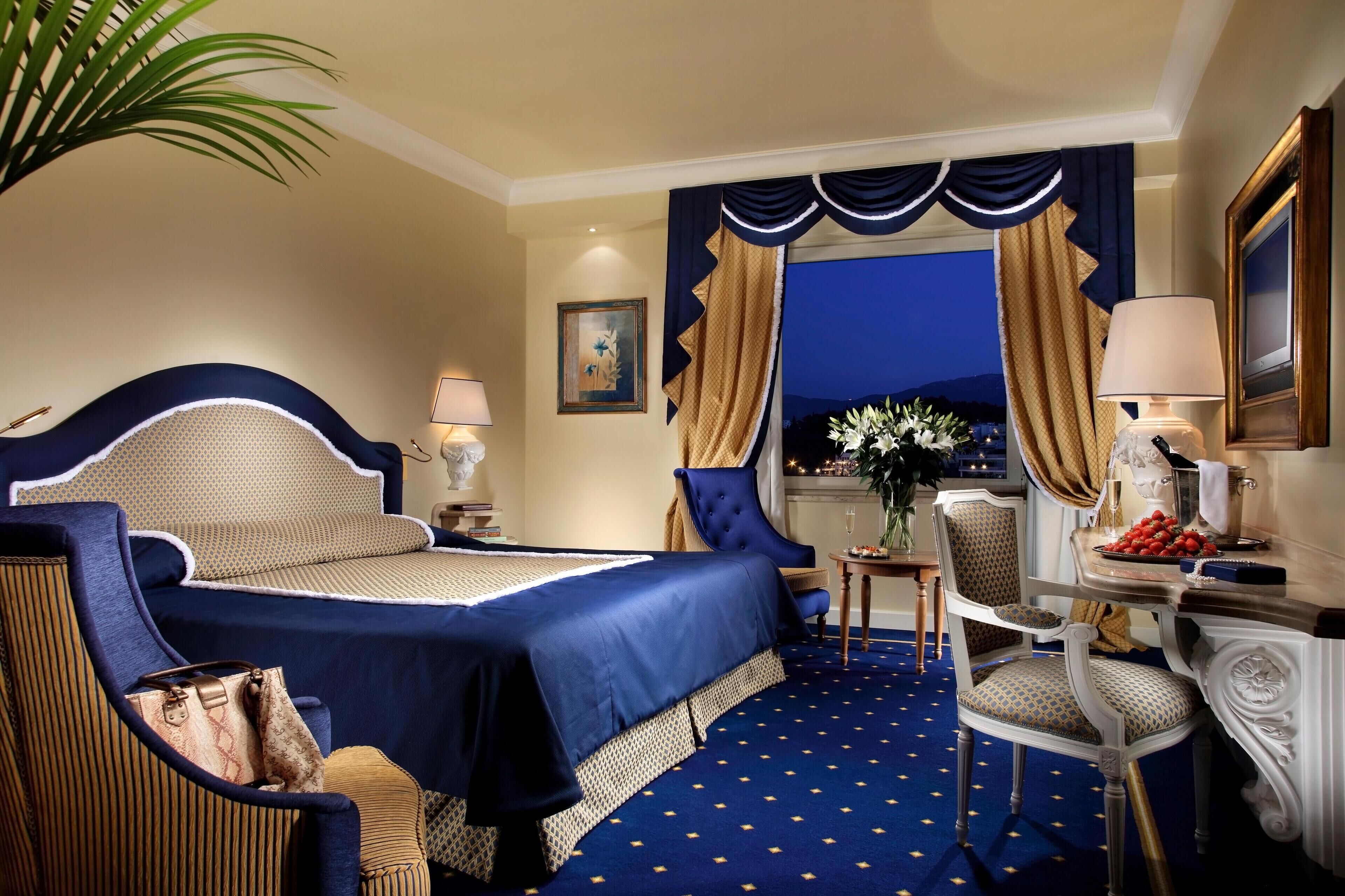 Premium bedding, minibar, in-room safe, desk