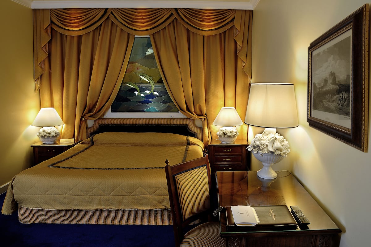 Premium bedding, minibar, in-room safe, desk