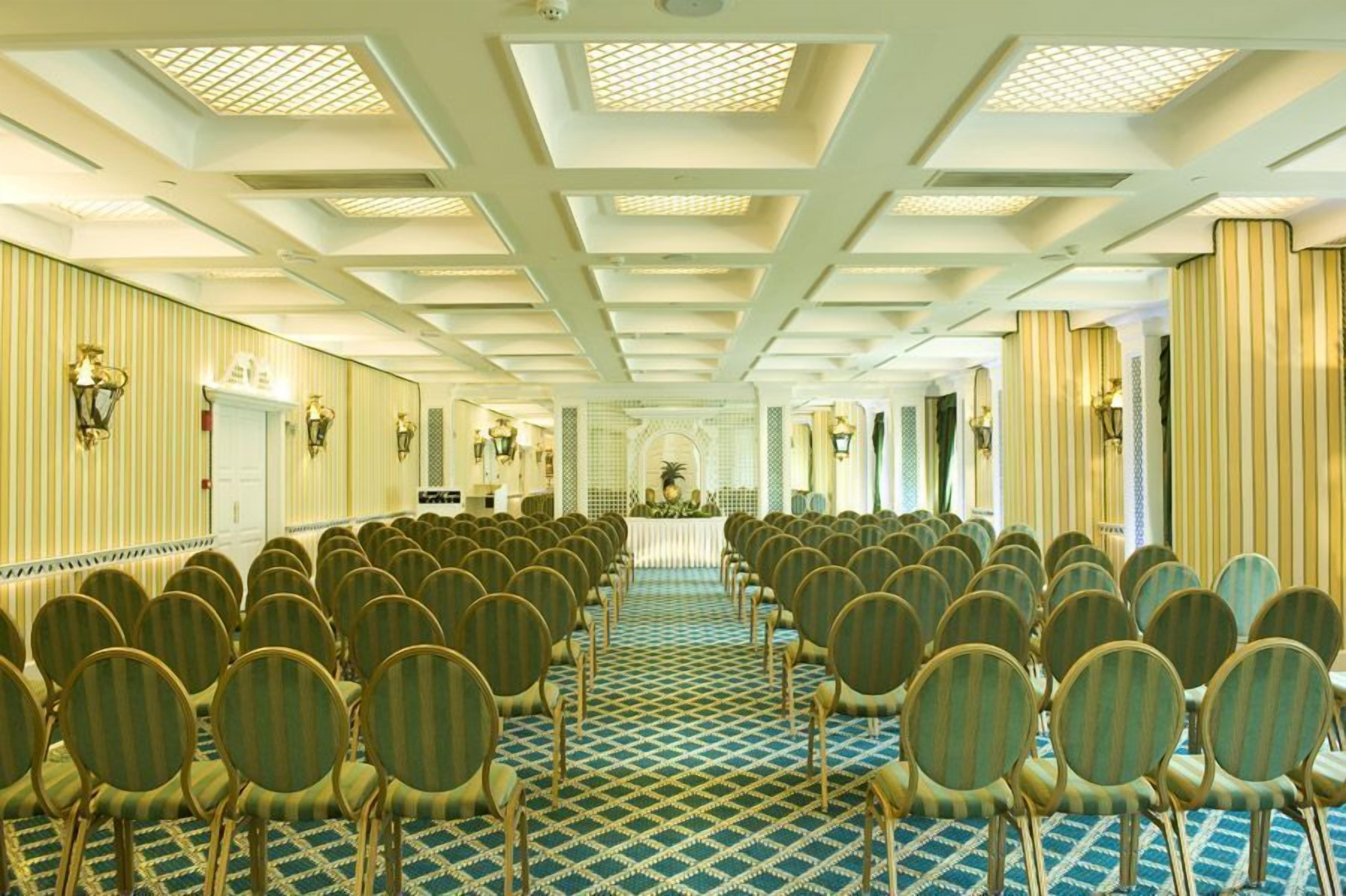 Photo - Royal Olympic Hotel