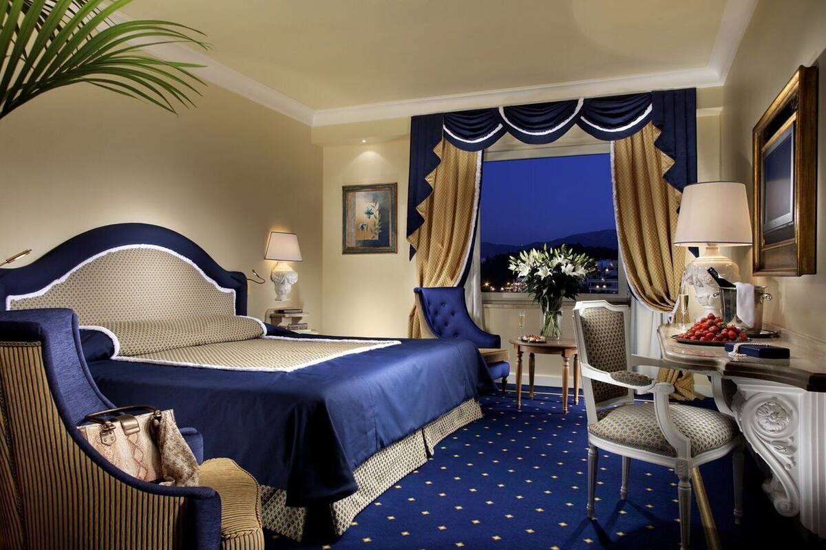 Biancheria da letto di alta qualità, minibar, cassaforte in camera