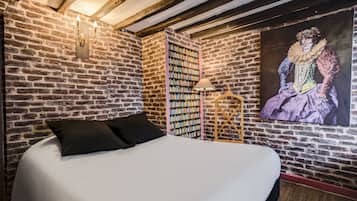 Family Room | In-room safe, desk, soundproofing, iron/ironing board