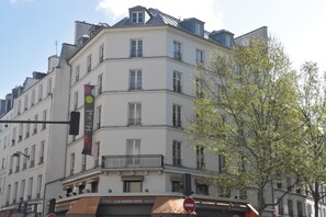 Front of property - Absolute Hotel Paris République (Paris)